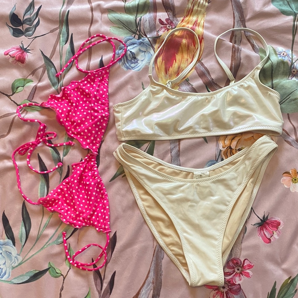 Two-Piece Pearlescent Women’s Bikini Set Plus Bonus Hot Pink Polka Dot Top